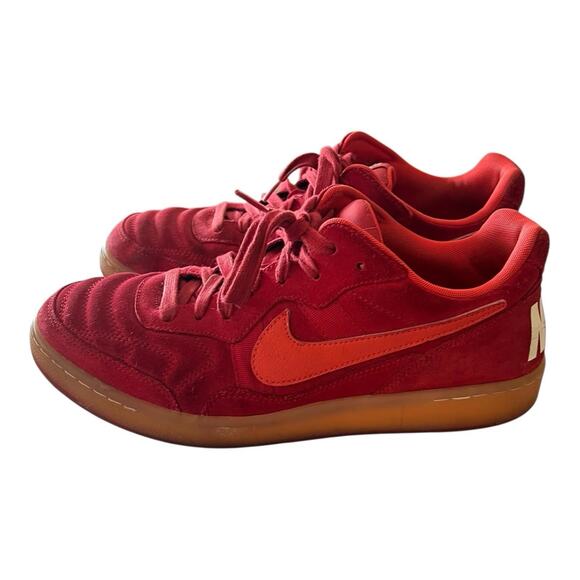 Athletic_Shoes